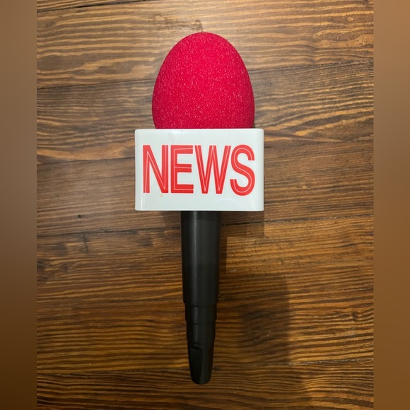 Costume • Plastic Mic - Picture 1 of 1